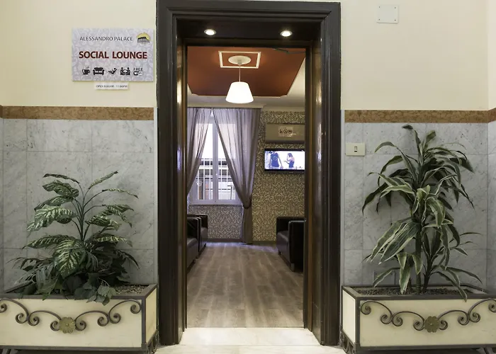 Alessandro Palace & BarHostel